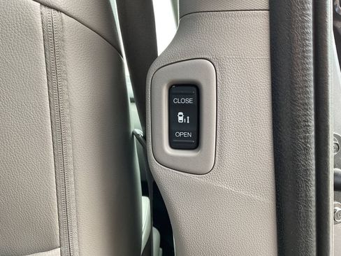 Used 2014 Honda Odyssey EX-L image 45