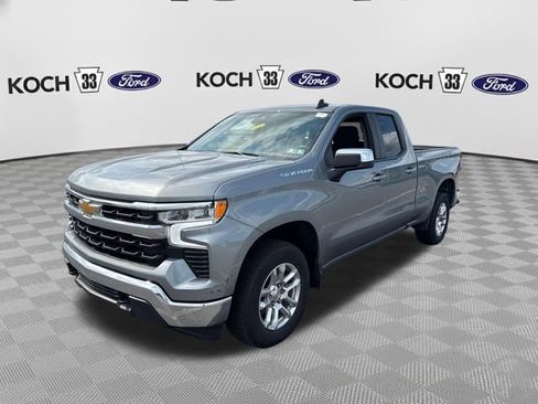 Used 2025 Chevrolet Silverado 1500 LT AWD/4WD image 3
