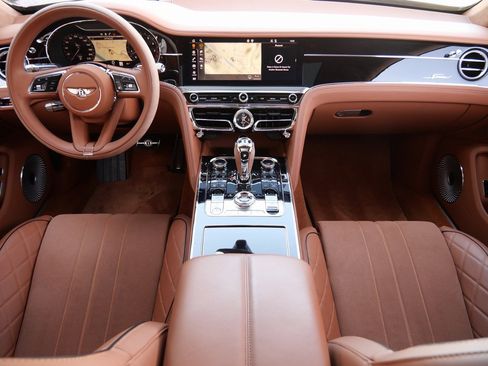Certified 2024 Bentley Flying Spur W12 image 4