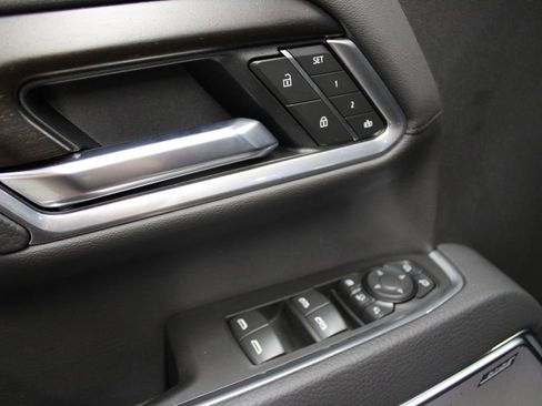 Used 2025 GMC Sierra 2500 Denali image 28