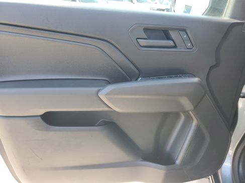 Used 2023 Chevrolet Colorado W/T image 18