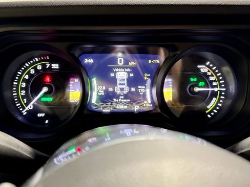 Used 2024 Jeep Wrangler Unlimited Sahara w/ Technology Group image 15