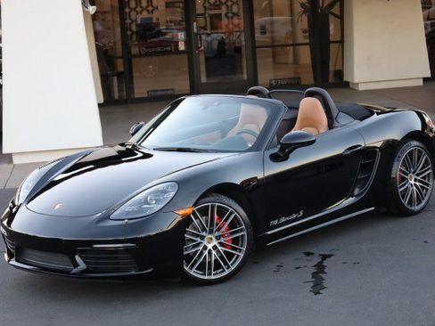 Used 2018 Porsche 718 Boxster S image 4
