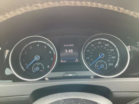 Used 2017 Volkswagen Golf R 4-Door image 35