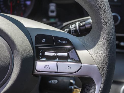 Certified 2023 Hyundai Elantra SE FWD image 31