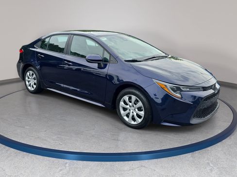 Used 2022 Toyota Corolla LE FWD image 3