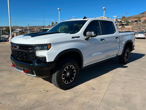 Used 2023 Chevrolet Silverado 1500 ZR2 w/ Technology Package image 1