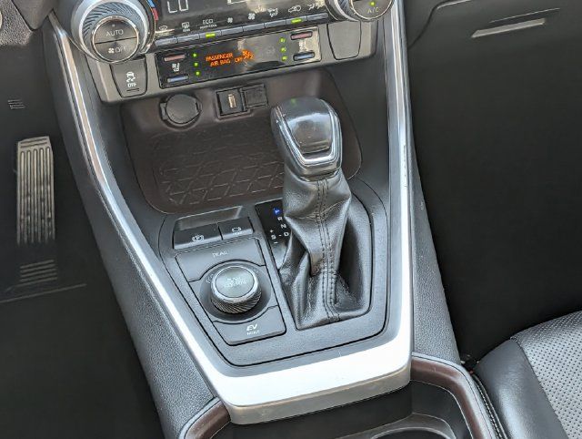 Used 2020 Toyota RAV4 Limited w/ Limited Grade Weather Package AWD/4WD image 13