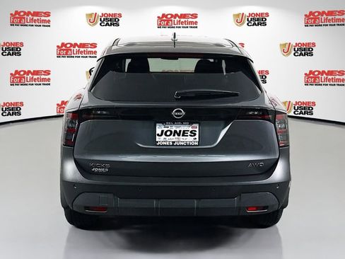 Certified 2025 Nissan Kicks SV image 15