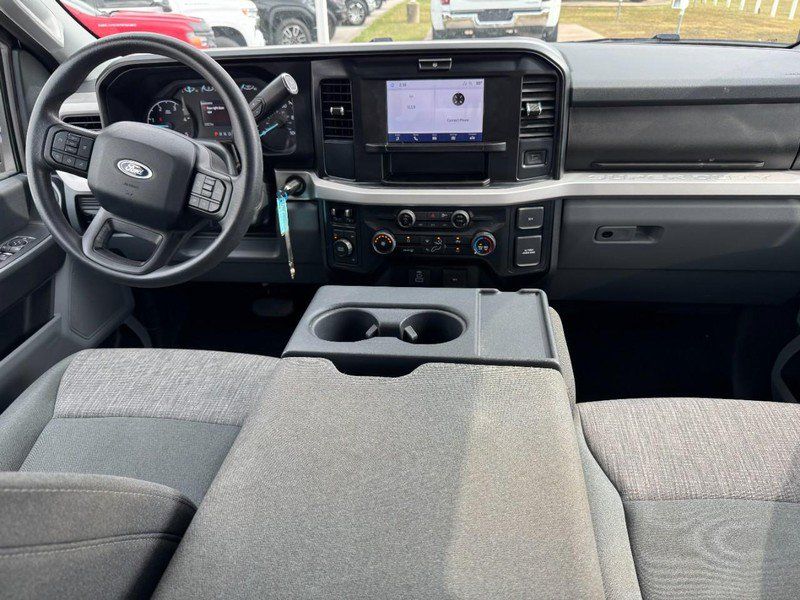 Used 2025 Ford F350 XLT AWD/4WD image 11