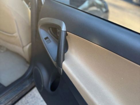 Used 2011 Toyota RAV4 2WD w/ Base L4 Extra Value Pkg image 24