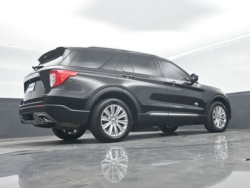 Used 2024 Ford Explorer King Ranch w/ Technology Package image 57