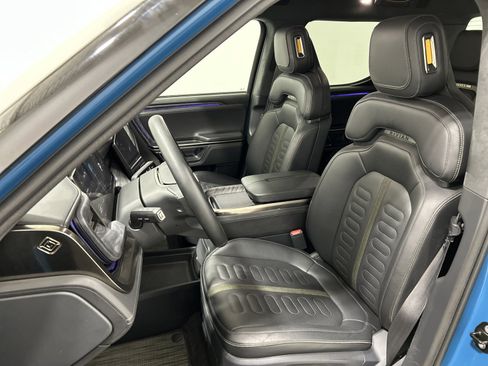 Used 2022 Rivian R1T Adventure image 20