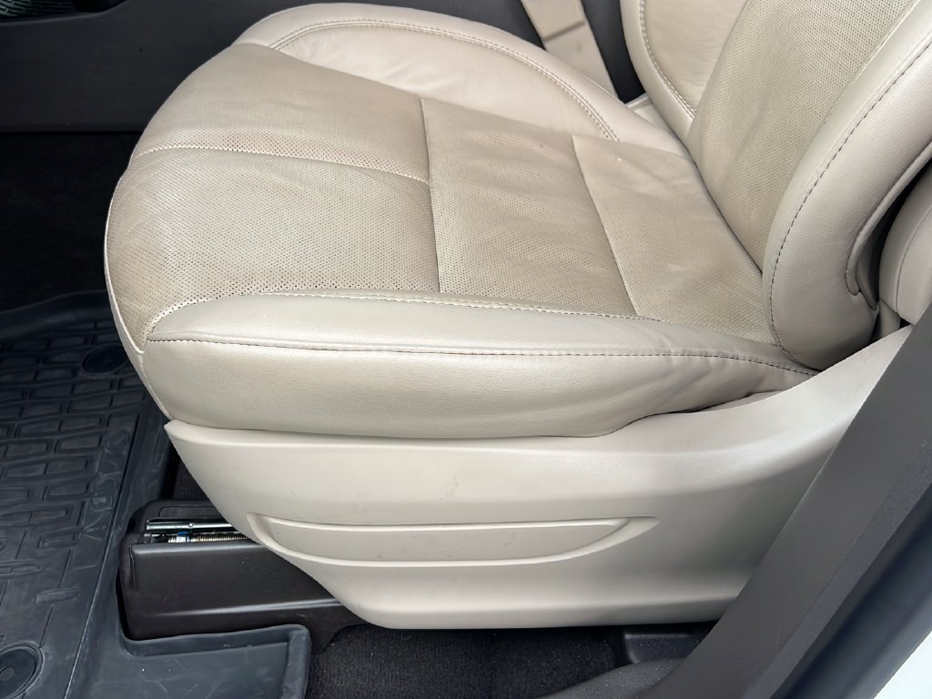 Used 2022 Lincoln Aviator Reserve w/ Equipment Group 201A RWD image 16