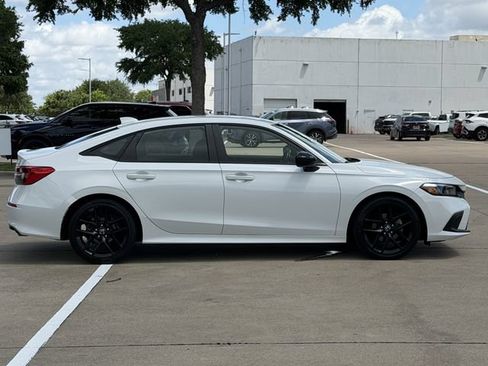 Used 2023 Honda Civic Sport image 3
