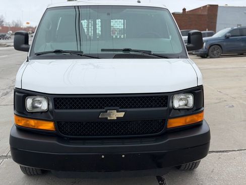 Used 2014 Chevrolet Express 1500 image 3