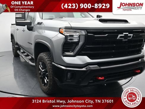 Used 2025 Chevrolet Silverado 2500 LT w/ Trail Boss Package AWD/4WD image 1