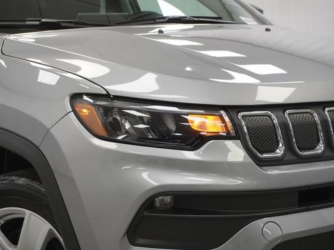Certified 2022 Jeep Compass Latitude w/ Convenience Group AWD/4WD image 5