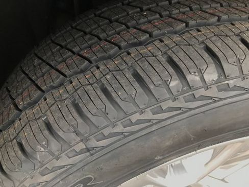 Certified 2025 GMC Yukon XL Denali AWD/4WD image 24
