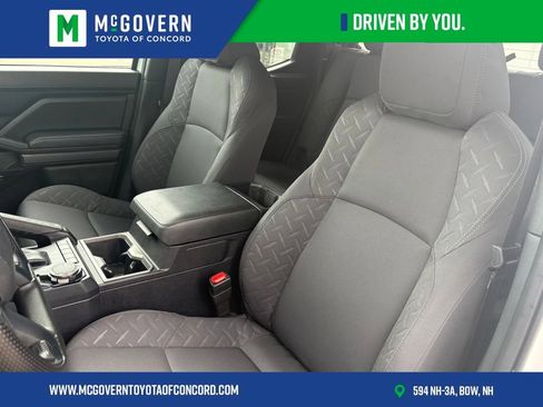Used 2025 Toyota Tacoma SR5 AWD/4WD image 19
