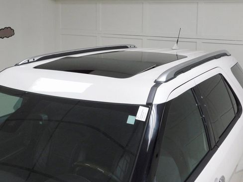 Used 2019 Ford Explorer Platinum image 20