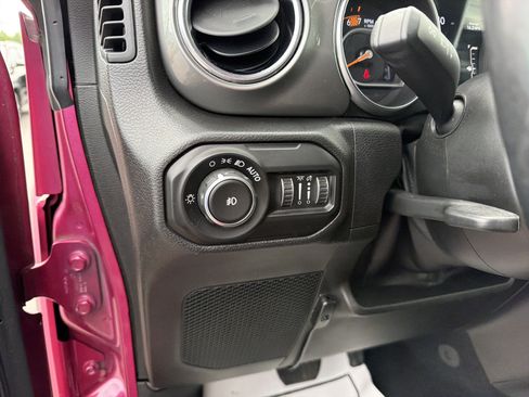 Used 2021 Jeep Wrangler Unlimited Sahara w/ Dual Top Group AWD/4WD image 17