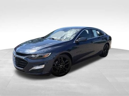 Used 2022 Chevrolet Malibu LT FWD image 1