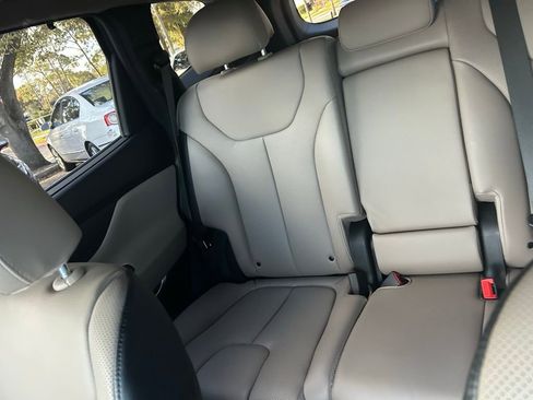 Used 2023 Hyundai Santa Fe SEL Premium image 12