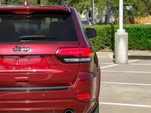 Used 2018 Jeep Grand Cherokee Altitude image 50