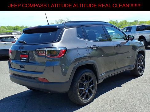 Used 2023 Jeep Compass Latitude w/ Sun and Sound Group AWD/4WD image 6