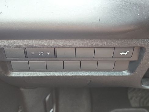 Used 2025 Mitsubishi Outlander SE FWD image 25