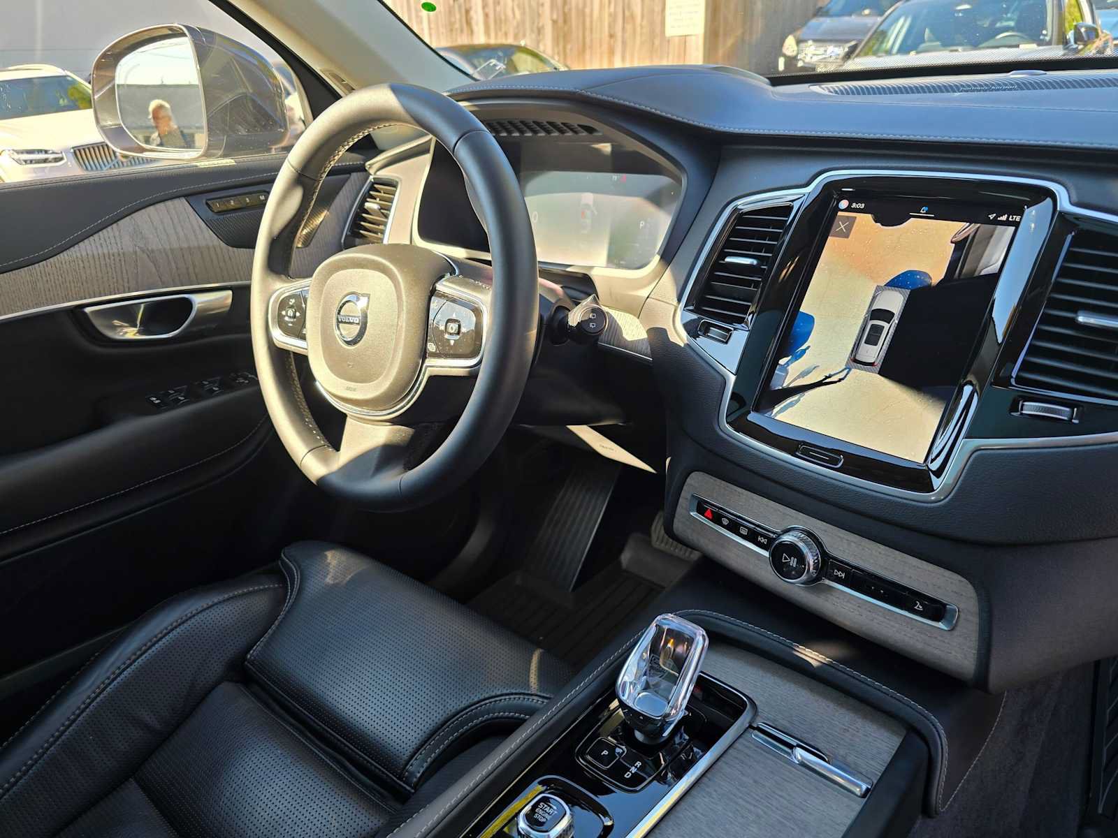 Used 2024 Volvo XC90 T8 Ultimate w/ Protection Package Premier AWD/4WD image 12