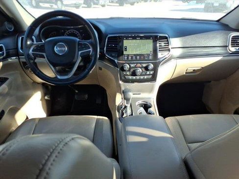 Used 2021 Jeep Grand Cherokee Limited image 17