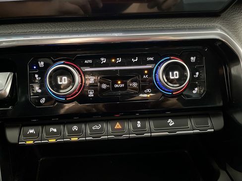 Used 2025 GMC Sierra 1500 Denali image 16