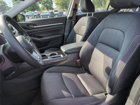 Used 2023 Nissan Altima 2.5 SV FWD image 17