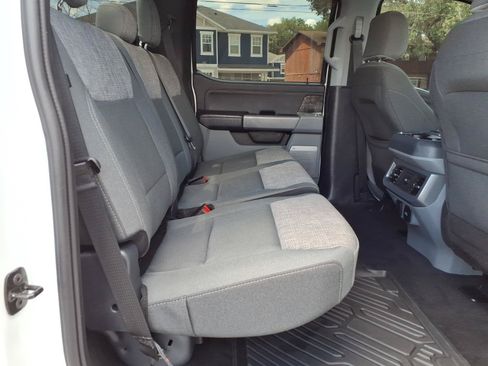Used 2024 Ford F250 XLT w/ Black Appearance Package AWD/4WD image 15