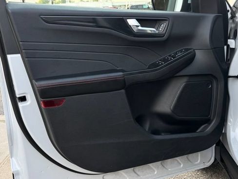 Certified 2025 Ford Escape ST-Line Select AWD/4WD image 8