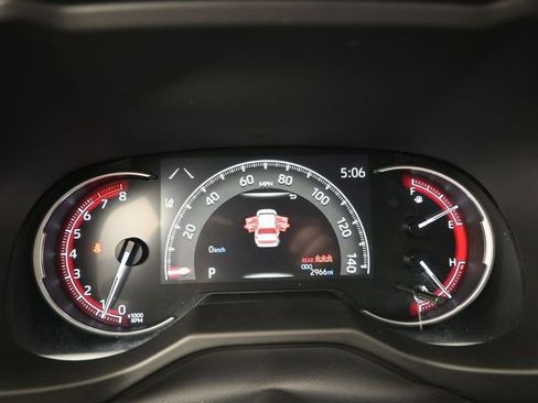 Used 2024 Toyota RAV4 LE image 9