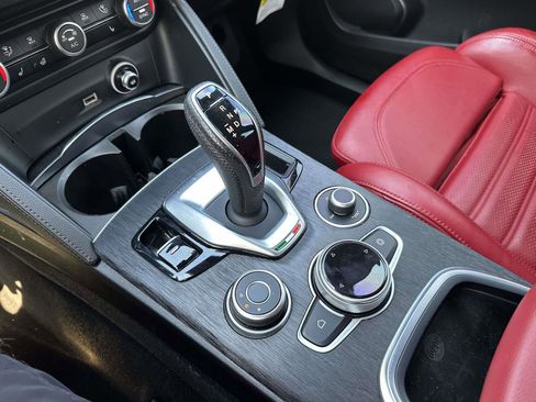 Used 2022 Alfa Romeo Stelvio Sprint image 25