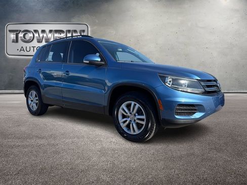Used 2017 Volkswagen Tiguan S image 2