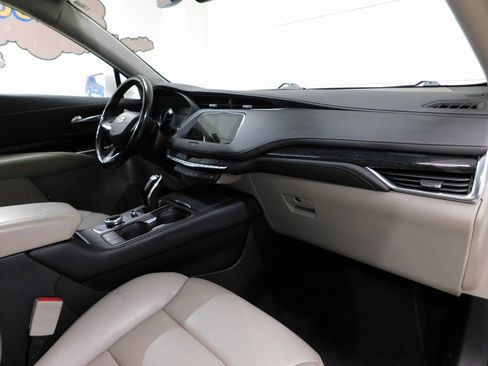 Used 2021 Cadillac XT4 Premium Luxury image 93