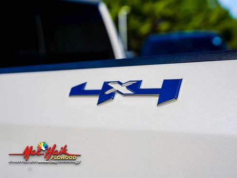 Used 2022 GMC Sierra 1500 SLT w/ SLT Convenience Package image 6