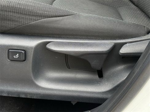 Used 2018 Toyota C-HR XLE image 24