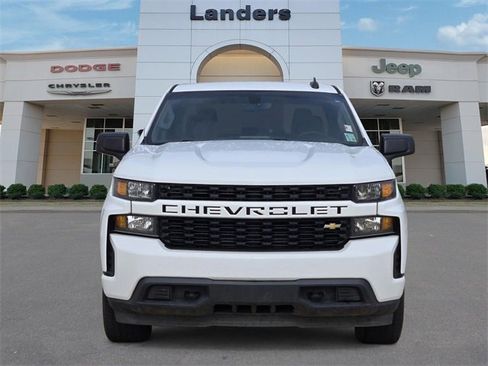 Used 2021 Chevrolet Silverado 1500 Custom image 2