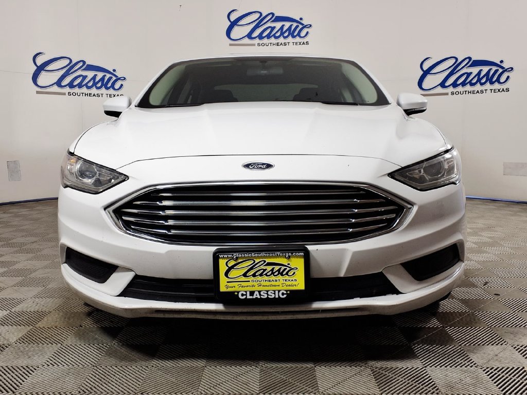 Used 2018 Ford Fusion SE FWD image 3