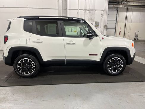Used 2023 Jeep Renegade Trailhawk image 9