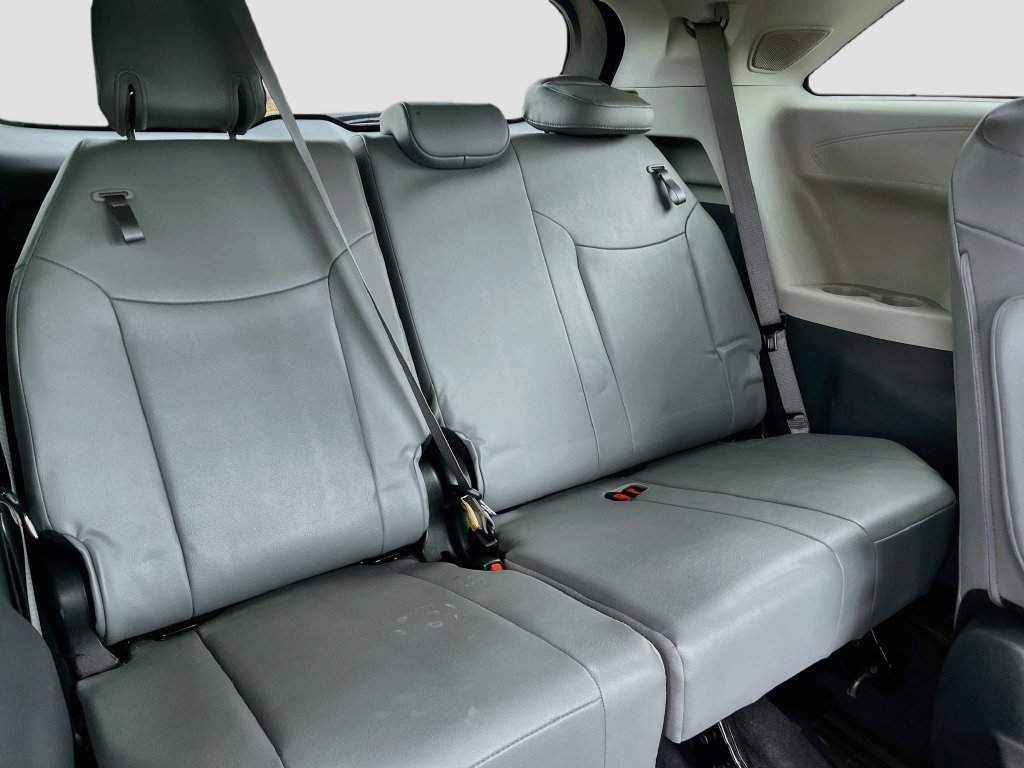Used 2025 Toyota Sienna XLE w/ XLE Plus Package AWD/4WD image 28