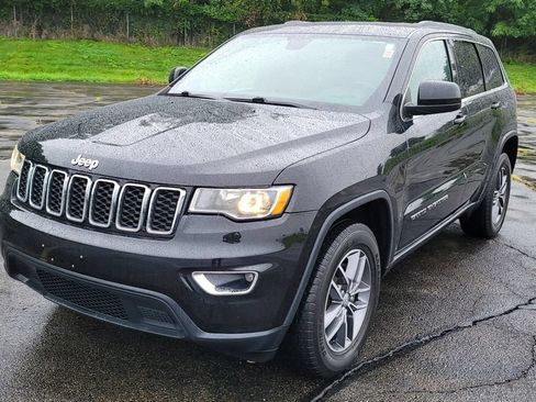 Used 2018 Jeep Grand Cherokee Laredo AWD/4WD image 3