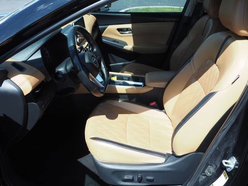 Used 2023 Nissan Sentra SV w/ SV Premium Package FWD image 12