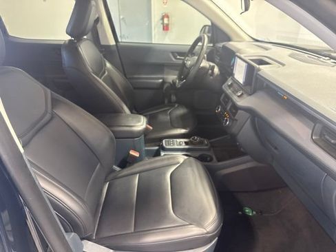 Used 2023 Ford Maverick Lariat w/ Lariat Luxury Package FWD image 23